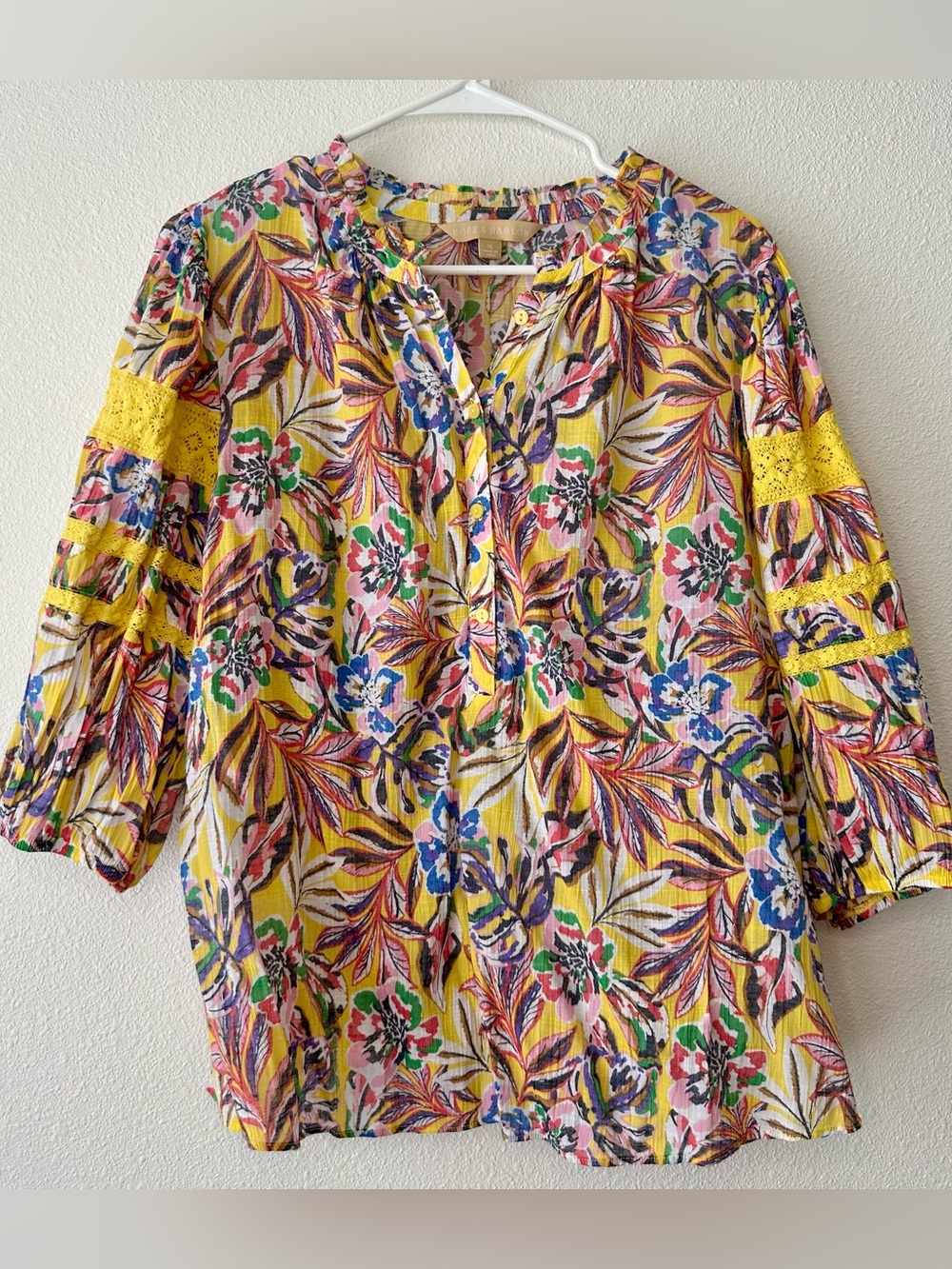 Hope & Harlow Lightweight Floral Women’s Peasant Blouse with Yellow Lace Details